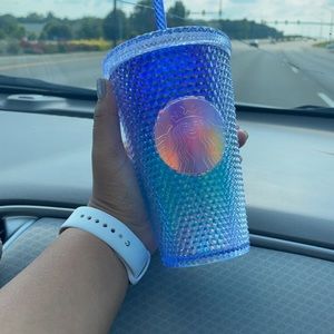 Starbucks Grande cup